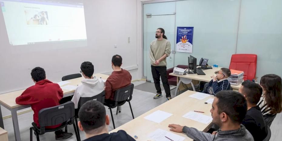 İzmir’de engelli gençler iş dünyasına adım atıyor