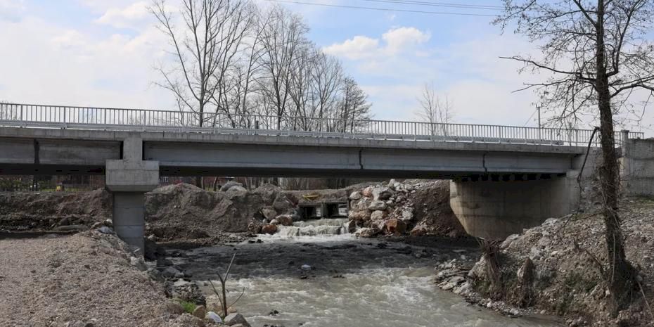 Sakarya'da Karapürçek Mesudiye Köprüsü ile geçişler güvenli hale geldi