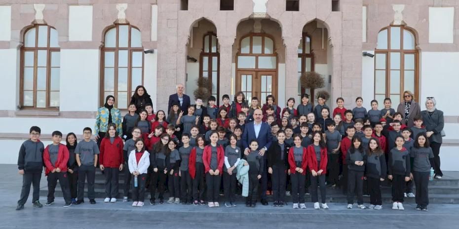 Konya'da Başkan Altay, Taş Bina’da miniklerle buluştu
