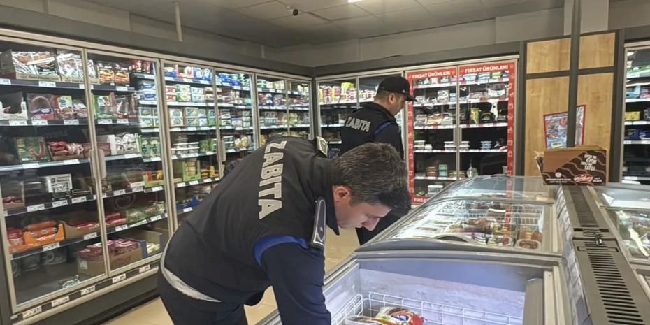 Zabıtadan marketlere sıkı denetim