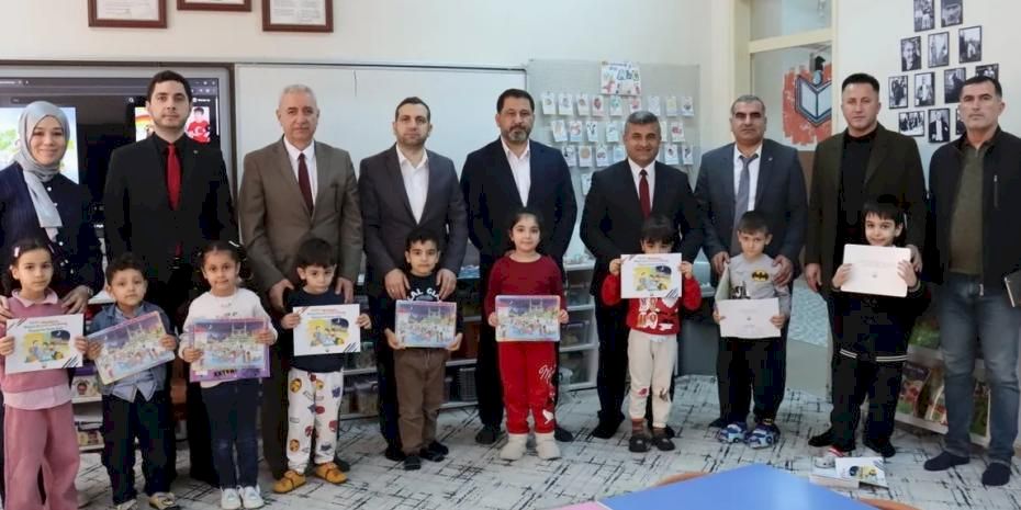 Şanlıurfa'da öğrencilere okuma kitabı desteği