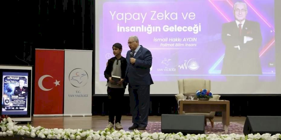 Van’da yapay zeka söyleşisine yoğun ilgi