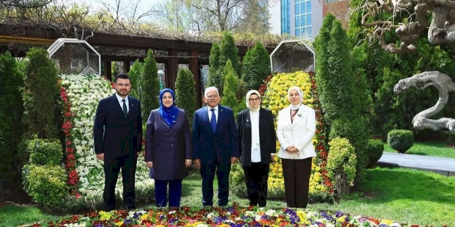 AK Parti Kadın Kolları'ndan Kayseri'ye özel övgü