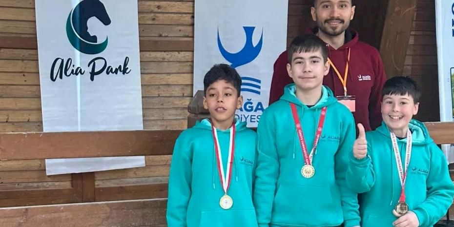 İzmir Aliağa'nın özel şampiyonlarından çifte şampiyonluk
