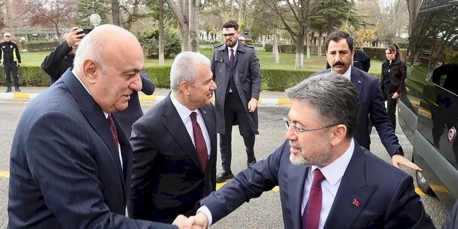 Bakan Yumaklı'dan Konya Şeker'e ziyaret