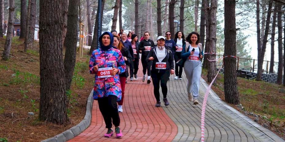'Bahar Koşusu' Sapanca’da renkli görüntülere sahne oldu