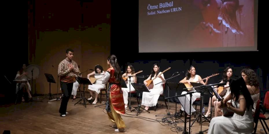 Antalya’da “Kadın Kadına Türküler” geceye damga vurdu