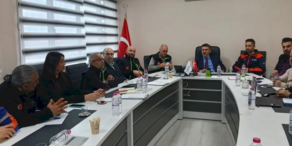 Kocaeli Büyükşehir personelini eğitimlerle güçlendiriyor
