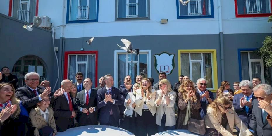 Bakırköy'de Başkan Ovalıoğlu'ndan paskalya kutlaması