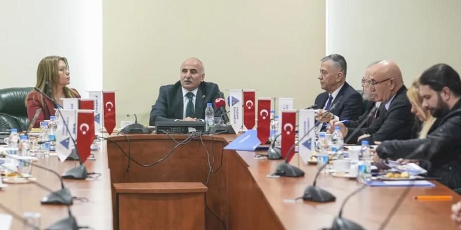 TBMM heyetinden üniversite ve Maarif Vakfı ziyareti