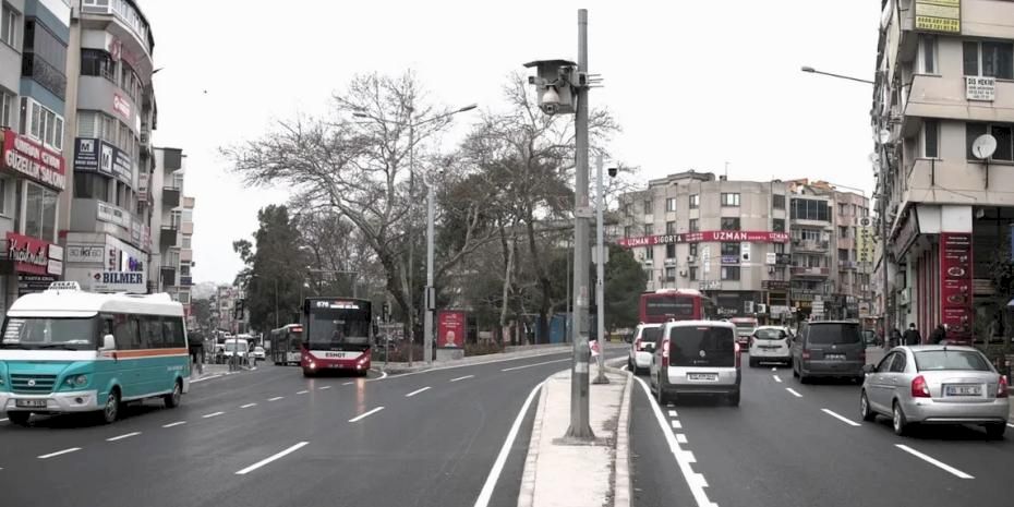 İzmir Buca’da asfalt seferberliği