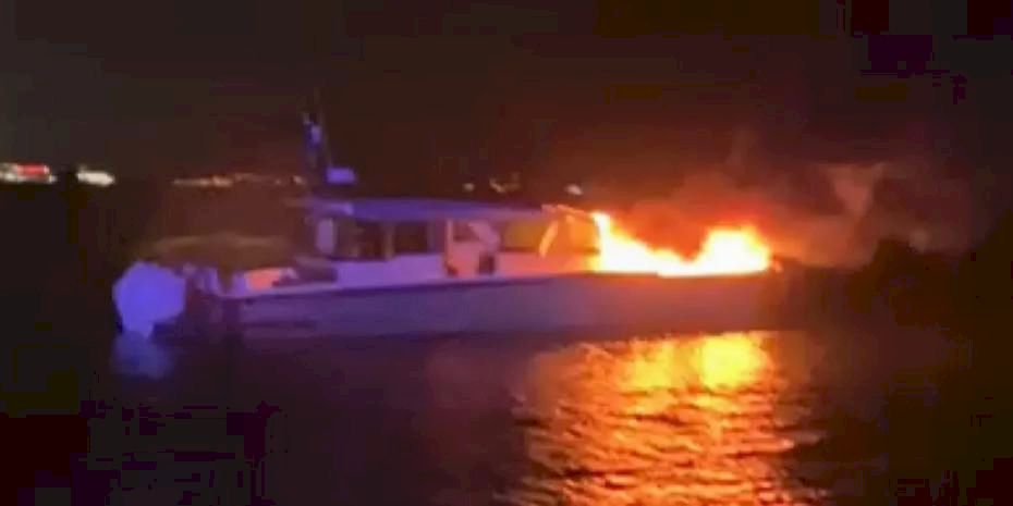 Kadıköy’de tekne yangını: 4 kişi kurtarıldı