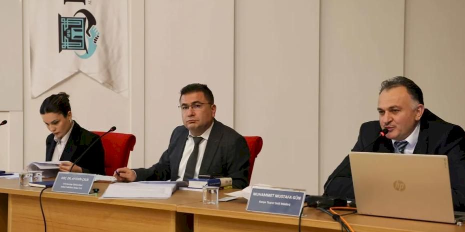 Konya'da fakülteli öğrencilere ticaret sicili uygulamalı anlatıldı