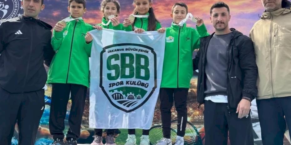 Sakarya Büyükşehirli atletlerden çifte başarı