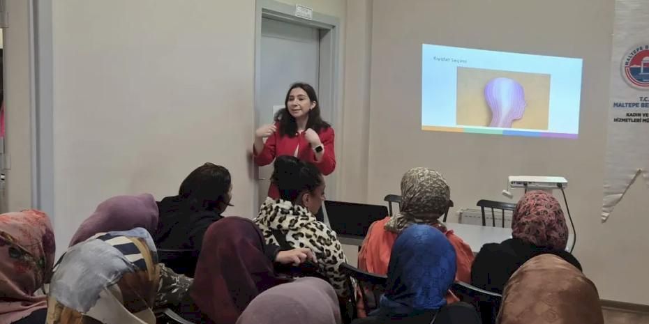 İstanbul Maltepe'de kadın sağlığı için farkındalıklar sürüyor