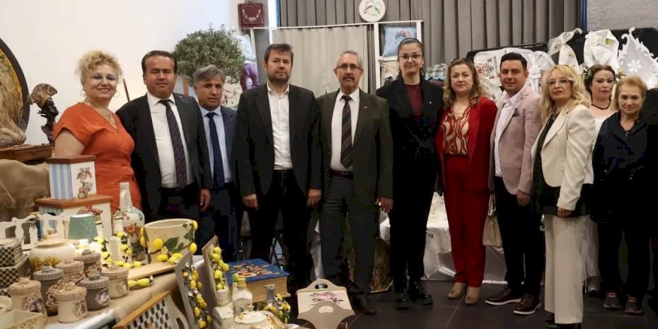 Antalya'da Uncalı ATASEM yılsonu sergisi açıldı