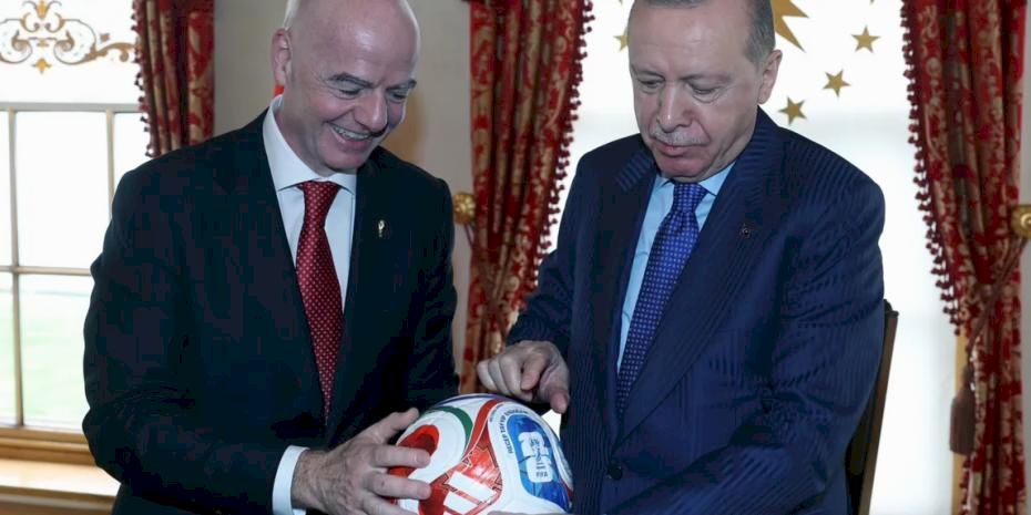 Cumhurbaşkanı Erdoğan, FIFA Başkanı'nı Dolmabahçe'de kabul etti