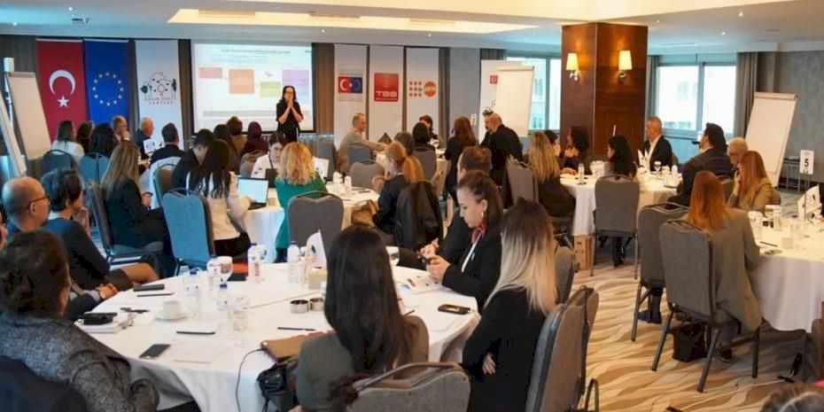 Adana Büyükşehir’den Kadın Dostu Kentler Çalıştayına katılım