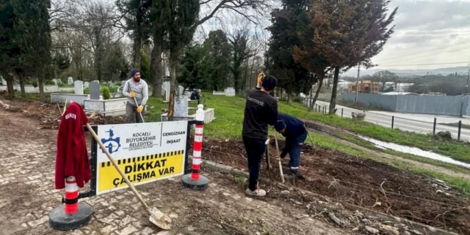 Pelitli Mezarlığı’nda tel çit ve panel uygulaması