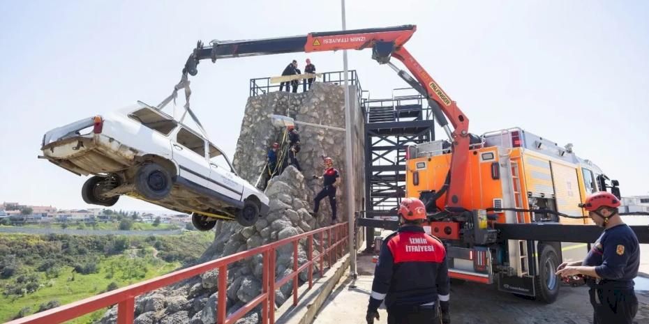 İzmir İtfaiyesi’nde 'özel kuvvet' eğitimi