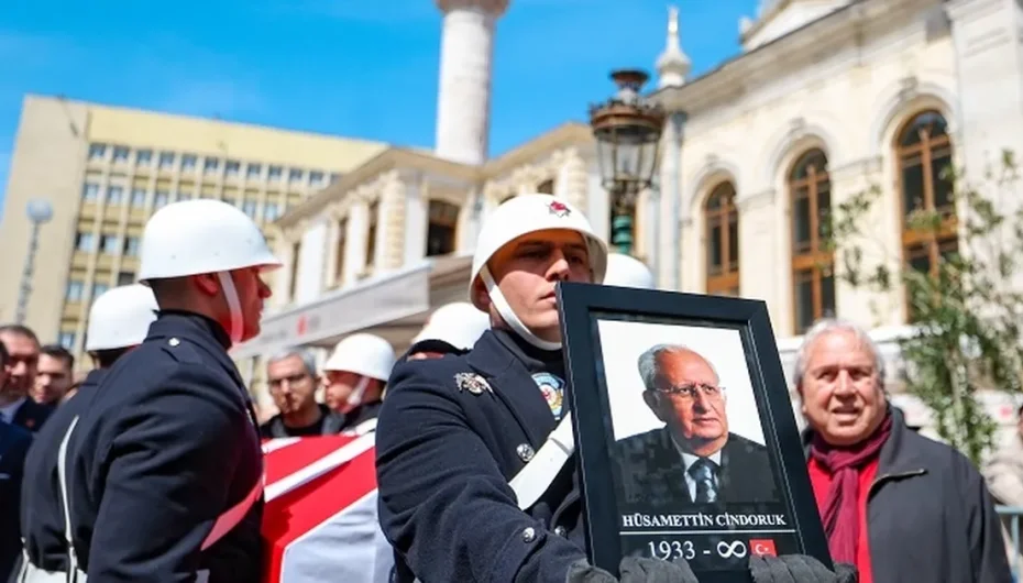 Hüsamettin Cindoruk son yolculuğuna uğurlandı
