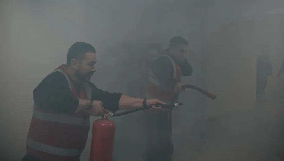 İzmir'de afetlere karşı tam hazırlık... Tatbikat gerçeği aratmadı
