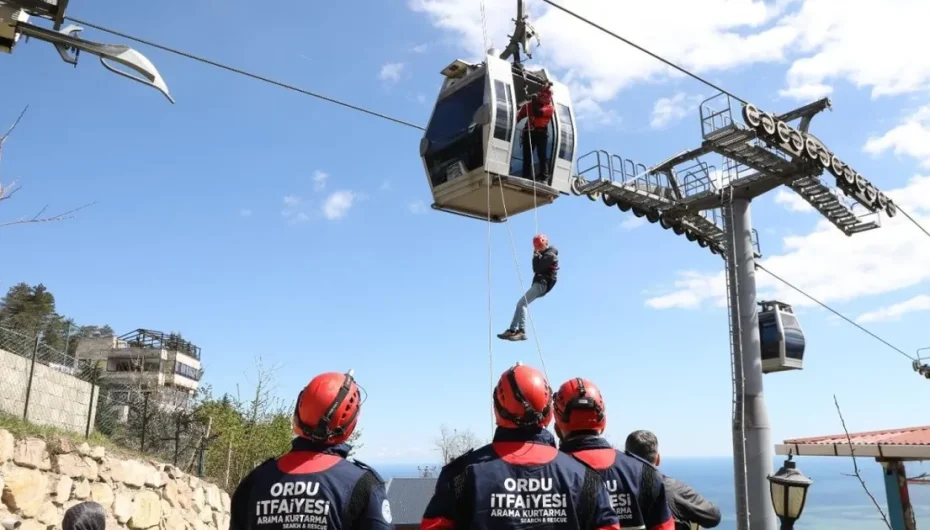 Ordu’da teleferik hattında nefes kesen kurtarma tatbikatı