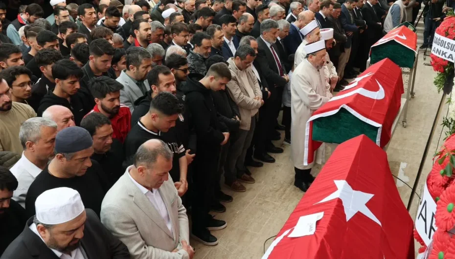 Kahramanmaraş’taki saldırının kurbanları gözyaşlarıyla uğurlandı