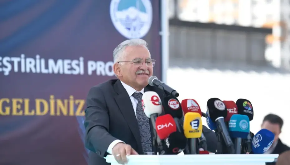 Kayseri Büyükşehir'den emeklilere 10 bin liralık destek