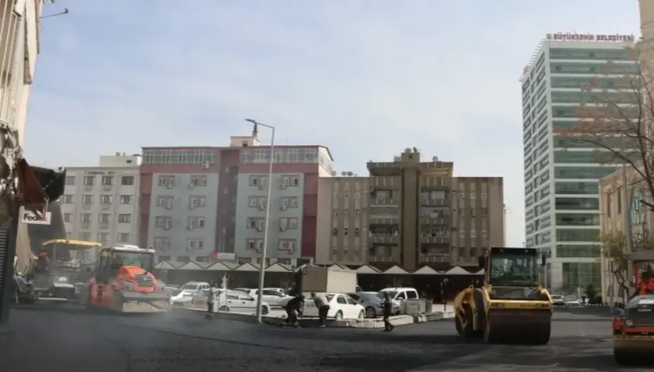 Şanlıurfa'da asfalt çalışmaları tam gaz