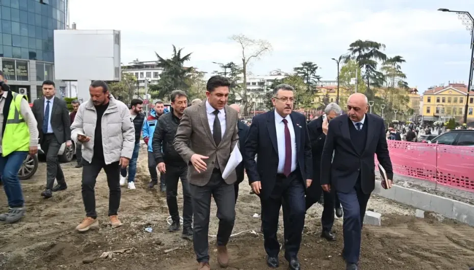 Trabzon'da Başkan Genç, Meydan’daki dönüşümü yerinde inceledi