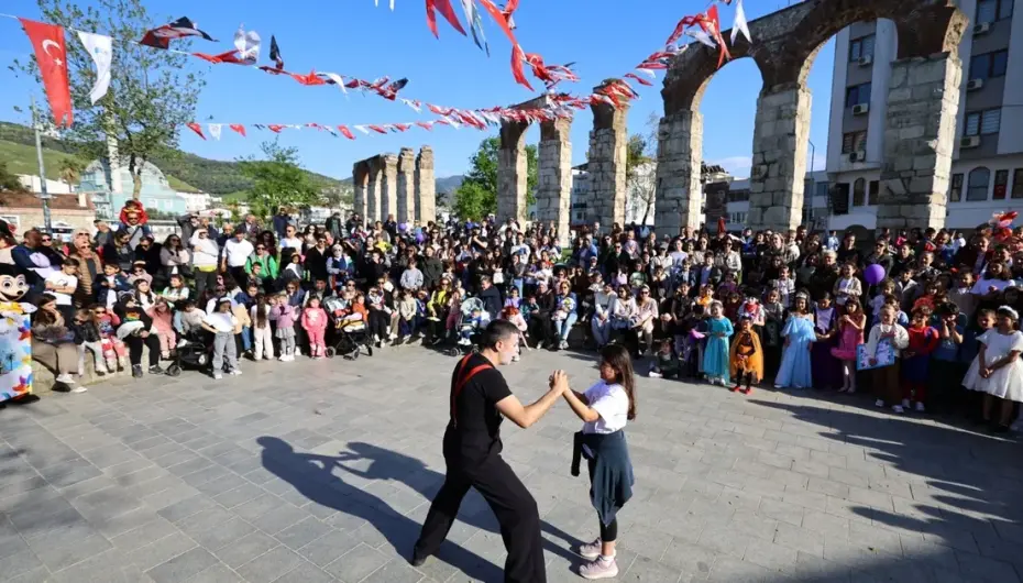 Efes Selçuk'ta Çocuk ve Gençlik Tiyatroları Festivali heyecanı
