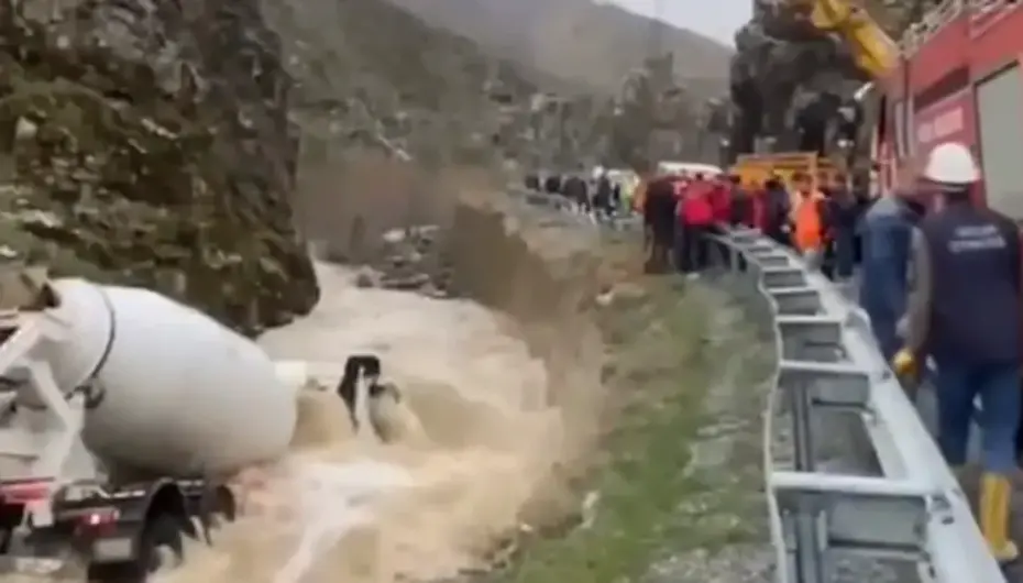 Bitlis Hizan’da beton mikseri kazası