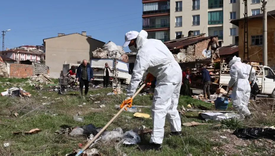Sivas’ta izinsiz atık alanlarına müdahale