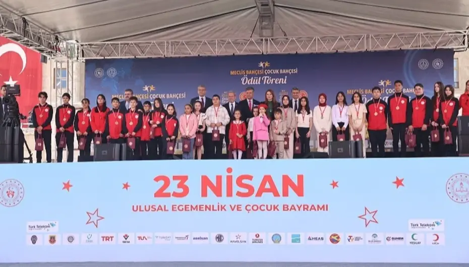 Meclis Bahçesi çocuklarla şenlendi