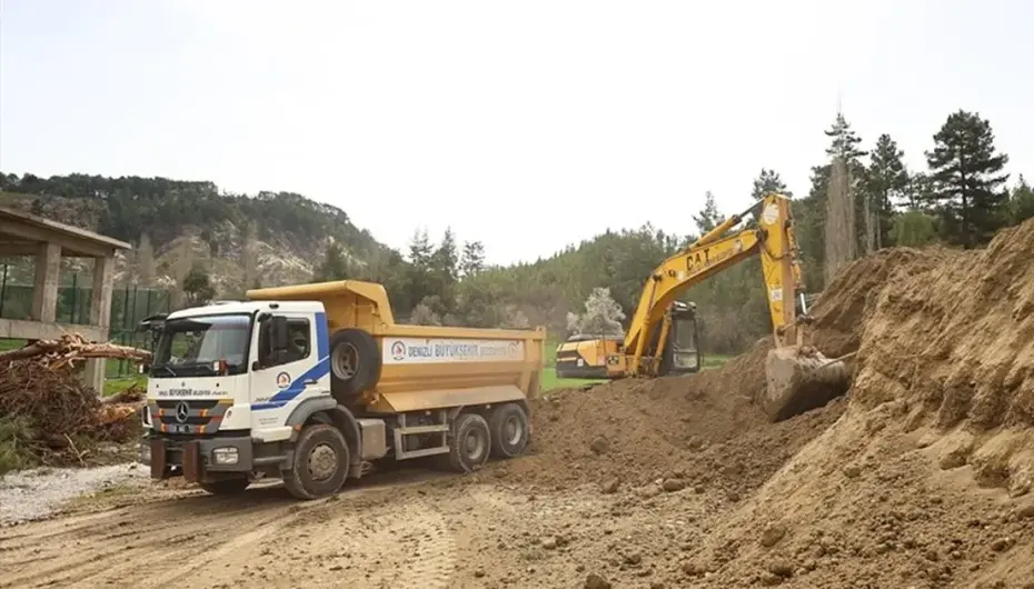 Denizli’de yol yatırımları hız kesmeden devam ediyor