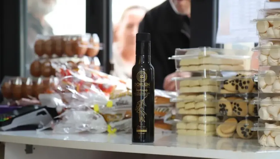 Dorlion zeytinyağı Halk Et Market ve Halk Ekmek  raflarında