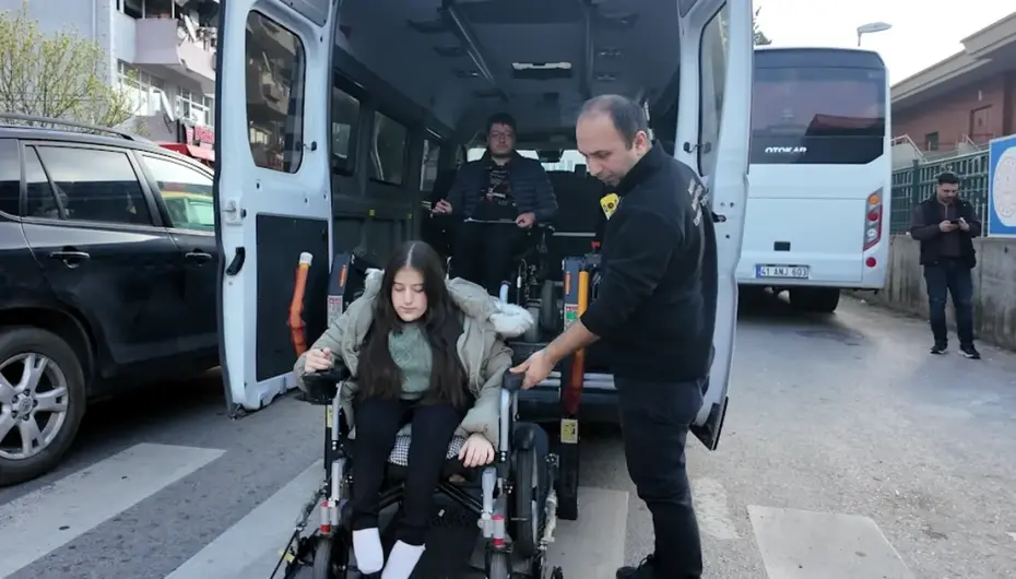 Kocaeli'de 'Engelsiz Taksi' hayallere köprü oldu