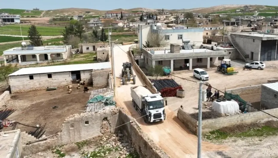 Büyükşehir’den kırsalda konforlu ulaşım için yoğun mesai