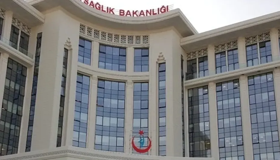 Türkiye’den İran’a 6 tırlık sağlık yardımı