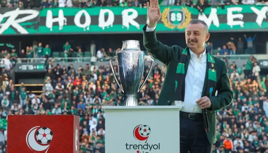 Başkan Büyükakın'dan Kocaelispor’a 60. yıl mesajı