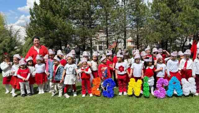 Eskişehir'de çocuklar 23 Nisan’ı oyun evlerinde kutladı