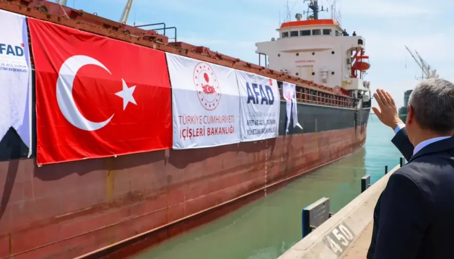 Lübnan’a 730 ton insani yardım Mersin’den dualarla uğurlandı