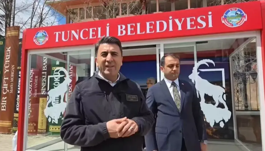 Tunceli’de duraklar yenileniyor