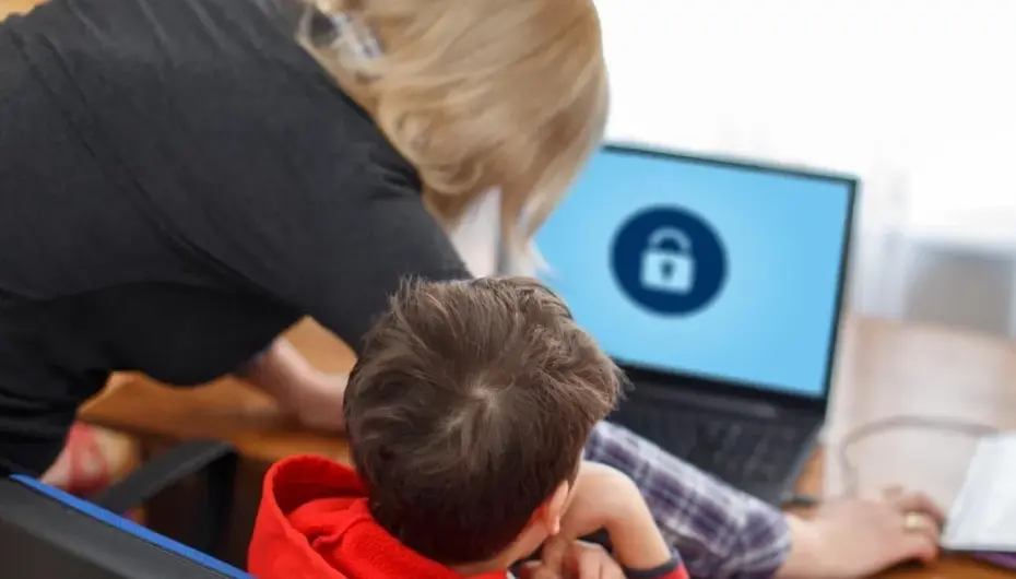 Güçlü aile ilişkileri dijital risklere karşı koruyucu