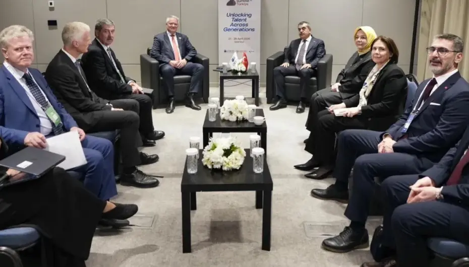 Bakan Tekin OECD Zirvesi’nde