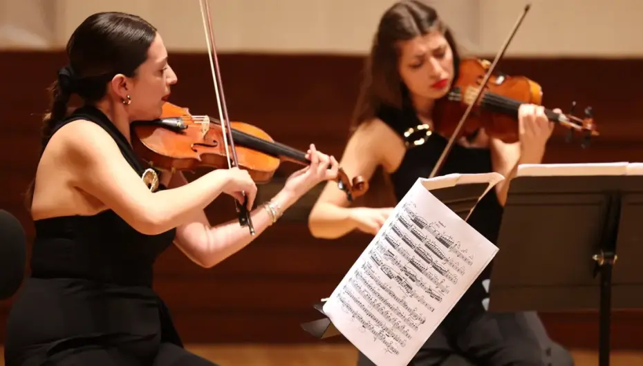 İzmir Oda Orkestrası yine ayakta alkışlandı