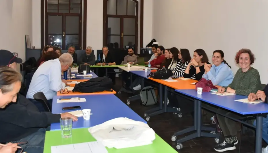 İzmir'de kentsel politikalar 'Demokrasi Okulu’nda konuşuldu