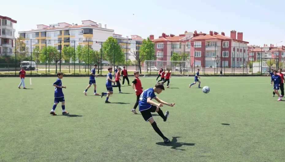 Konya Karatay'da sahada kardeşlik turnuvası