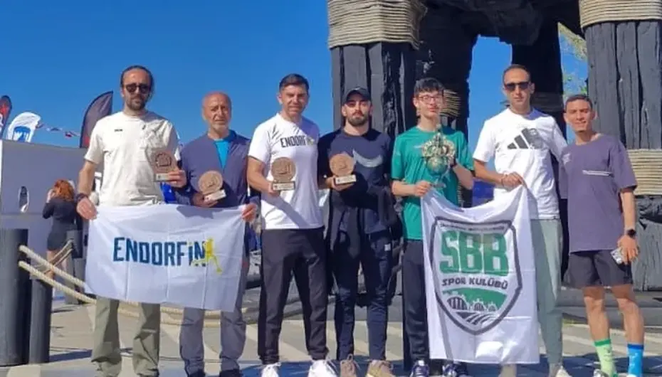 Sakaryalı sporcular zorlu maratondan madalyayla döndü
